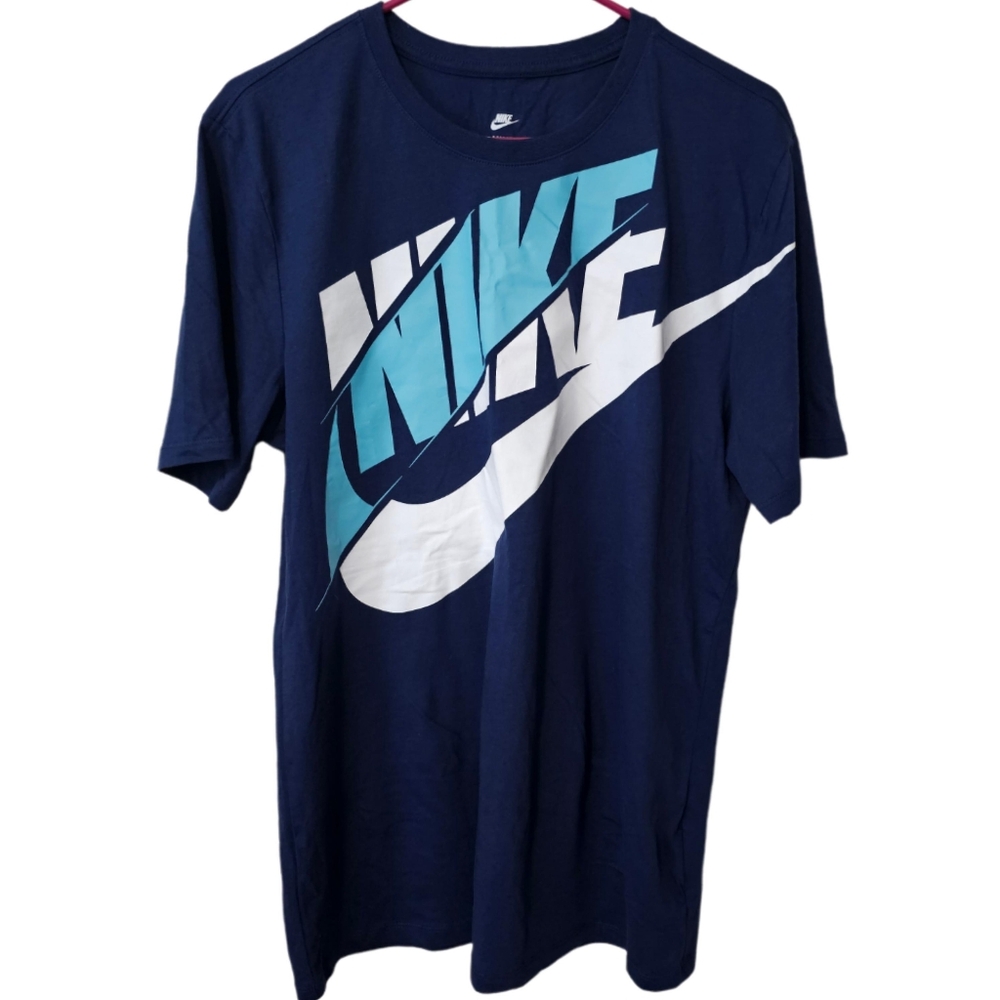 Navy blue nike tee